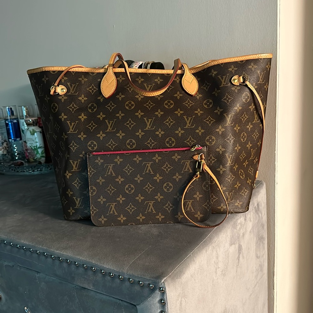 Brand new Authentic Louis Vuitton Original Monogram GM.
